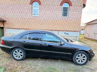 2001 Mercedes-Benz C-Класс 240 II (W203), чёрный, 400000 рублей, вид 5
