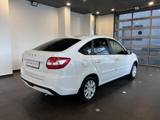 2021 Lada (ВАЗ) Granta I Рестайлинг, белый, 770000 рублей, вид 3