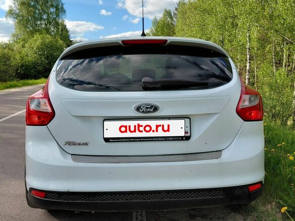 2013 Ford Focus III, белый, 720000 рублей - вид 2