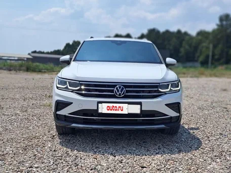 2023 Volkswagen Tiguan II Рестайлинг, белый, 2900000 рублей, вид 1