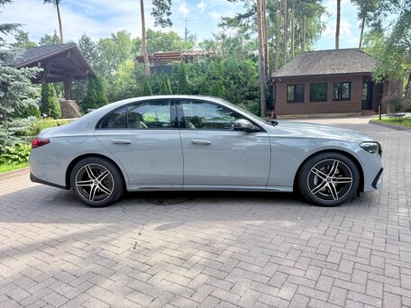 2024 Mercedes-Benz E-Класс 200 VI (W214, S214), серый, 8000000 рублей, вид 4