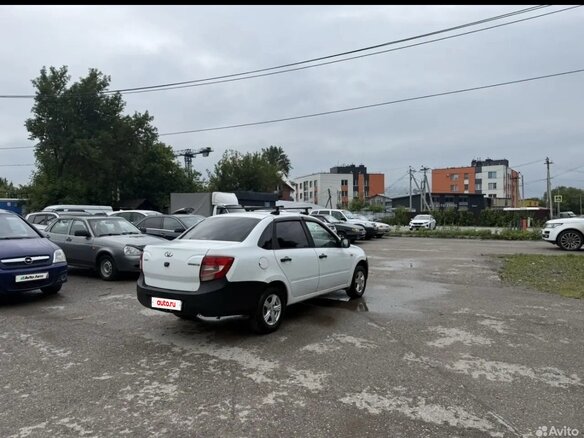 2016 Lada (ВАЗ) Granta I, белый, 199000 рублей - вид 4