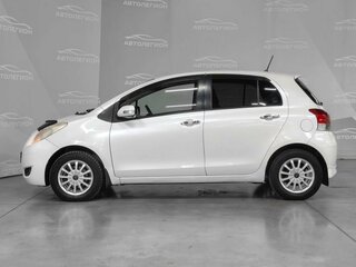2008 Toyota Vitz II (XP90), белый, 625000 рублей, вид 3