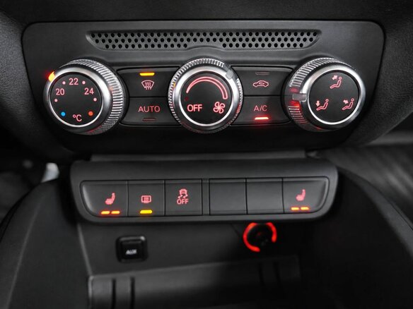 2015 Audi A1 I (8X), серый, 1580000 рублей - вид 12