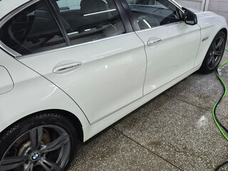 2011 BMW 5 серии 523i VI (F10/F11/F07), белый, 1900000 рублей, вид 2