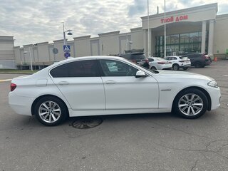 2016 BMW 5 серии 520i VI (F10/F11/F07) Рестайлинг, белый, 2500000 рублей, вид 3