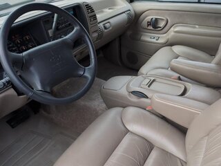 1996 Chevrolet Tahoe I, пурпурный, 3900000 рублей, вид 4