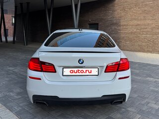 2013 BMW 5 серии M550d xDrive VI (F10/F11/F07), белый, 2890000 рублей, вид 5