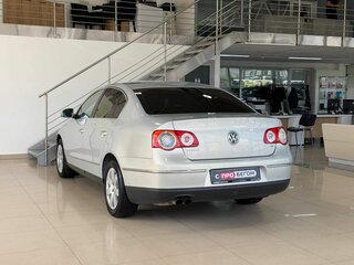 2010 Volkswagen Passat B6, серый, 889900 рублей, вид 5