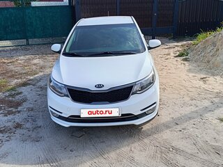 2016 Kia Rio III Рестайлинг, белый, 1400000 рублей, вид 1