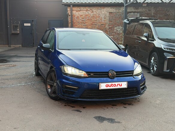 2014 Volkswagen Golf R VII, синий, 1900000 рублей - вид 3