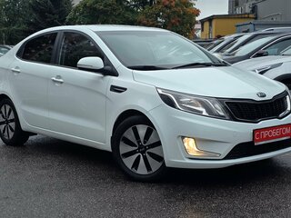 2014 Kia Rio 4-speed III, белый, 899000 рублей, вид 1