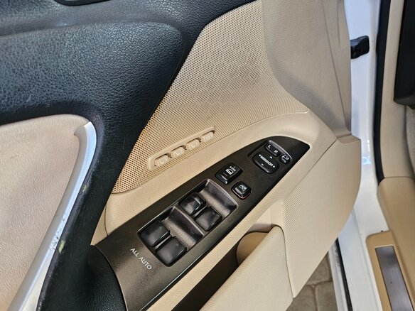 2008 Lexus IS 250 II, белый, 1350000 рублей - вид 5
