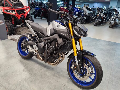 2020 Yamaha MT-09 (FZ-09), чёрный, 850000 рублей, вид 4