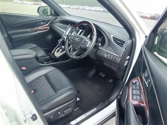 2017 Toyota Harrier III (XU60), белый, 2400000 рублей - вид 2