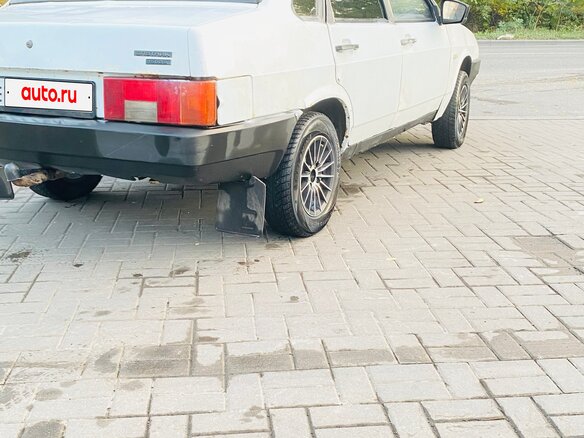 1998 Lada (ВАЗ) 21099, белый, 85000 рублей
