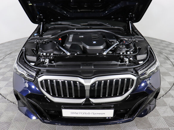 2026 BMW 5 серии 530i xDrive VIII (G60/G61/G68), синий - вид 13