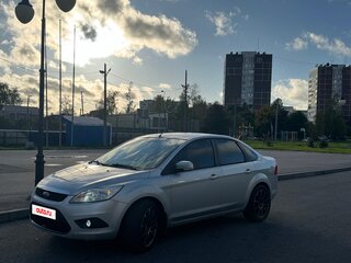 2011 Ford Focus II Рестайлинг, серебристый, 550000 рублей, вид 5
