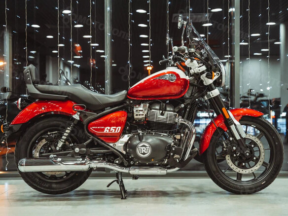 2026 Royal Enfield Super Meteor, красный, 792000 рублей - вид 3