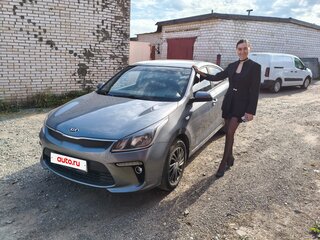2017 Kia Rio IV, серебристый, 1300000 рублей, вид 1