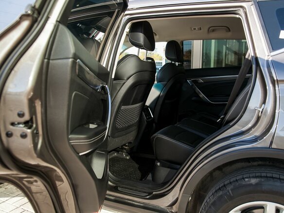 2022 Geely Atlas Pro, серый, 1830000 рублей - вид 13