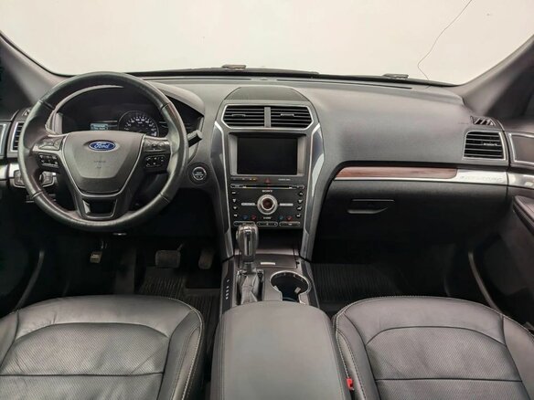 2018 Ford Explorer V Рестайлинг, белый, 2590000 рублей - вид 8