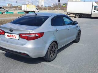 2012 Kia Rio 5-speed III, серебристый, 670000 рублей, вид 3