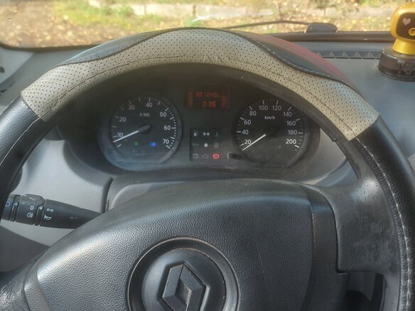 2010 Renault Logan I Рестайлинг, серый, 300000 рублей - вид 8