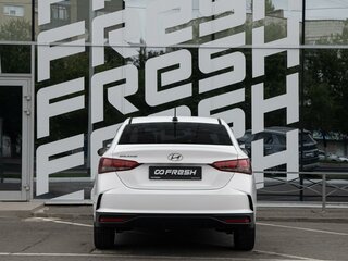 2021 Hyundai Solaris II Рестайлинг, белый, 1119000 рублей, вид 4