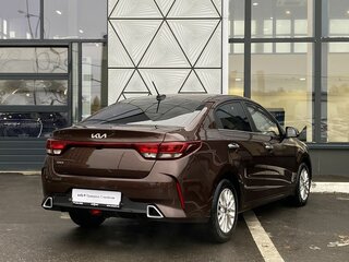 2021 Kia Rio IV Рестайлинг, коричневый, 1489000 рублей, вид 5