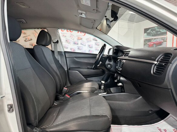 2018 Kia Rio X-Line IV, бежевый - вид 12