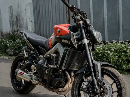 2015 Yamaha MT-09 (FZ-09), оранжевый, 640000 рублей, вид 4