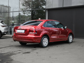 2015 Volkswagen Polo V Рестайлинг, красный, 950000 рублей, вид 4