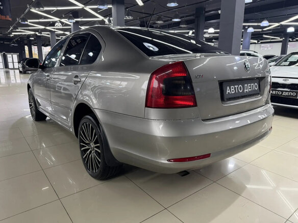 2013 Skoda Octavia II (A5) Рестайлинг, бежевый, 650000 рублей - вид 5