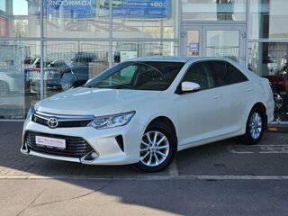 2016 Toyota Camry VII (XV50) Рестайлинг, белый, 1949000 рублей, вид 1