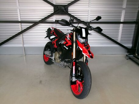 2024 Ducati Hypermotard, чёрный, 1277000 рублей, вид 3