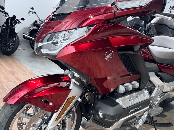 2023 Honda GL 1800 Gold Wing, красный - вид 12
