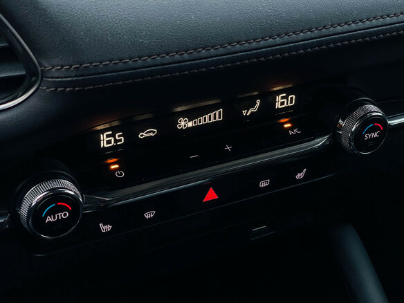 2019 Mazda 3 IV (BP), красный, 2047000 рублей - вид 15