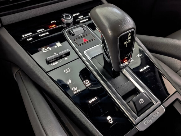 2019 Porsche Cayenne III, серый, 4790000 рублей - вид 21