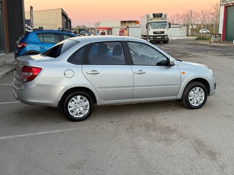 2015 Lada (ВАЗ) Granta I, серебристый, 520000 рублей, вид 2