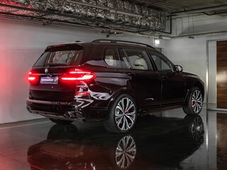 2024 BMW X7 M60i I (G07) Рестайлинг, чёрный, 17685000 рублей, вид 4