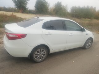 2014 Kia Rio III, белый, 720000 рублей, вид 3