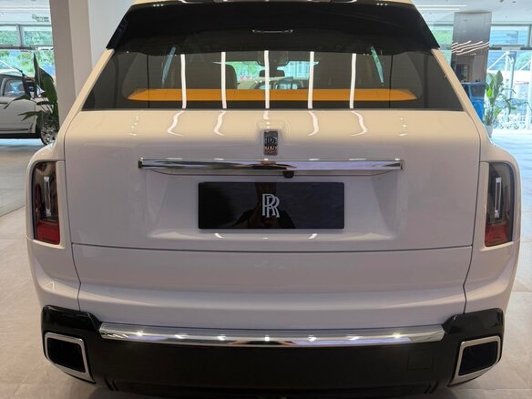 2026 Rolls-Royce Cullinan I Рестайлинг (Series II), белый, 50000000 рублей - вид 4