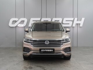 2018 Volkswagen Touareg III, бежевый, 5249000 рублей, вид 3