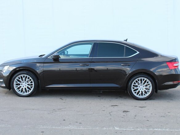 2021 Skoda Superb III Рестайлинг, коричневый - вид 3