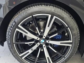 2025 BMW 5 серии 530i xDrive VIII (G60/G61/G68), серый, 7896147 рублей, вид 5
