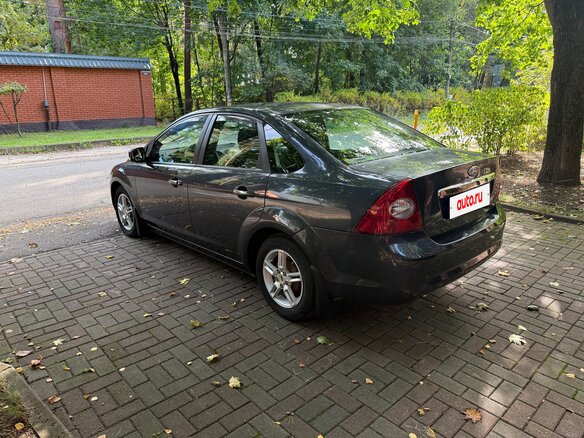 2009 Ford Focus II Рестайлинг, серый, 720000 рублей - вид 3