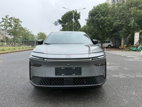 2026 Toyota bZ3X 58.3 kWh, серый, 2590000 рублей, вид 2