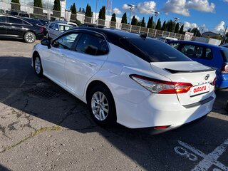 2021 Toyota Camry VIII (XV70), белый, 2495000 рублей, вид 4