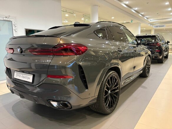 2026 BMW X6 30d III (G06) Рестайлинг, серый, 18399900 рублей - вид 3